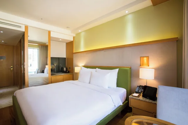 غرفة قياسية بسرير كينج، Baymond Hotel 1/3