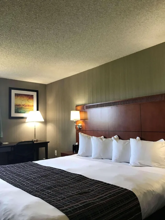 غرفة بسرير كينج، Country Inn & Suites by Radisson, Delta Park North Portland 1/4