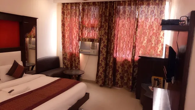 Deluxe, Double Bed, Hotel Kumar Palace 7/10