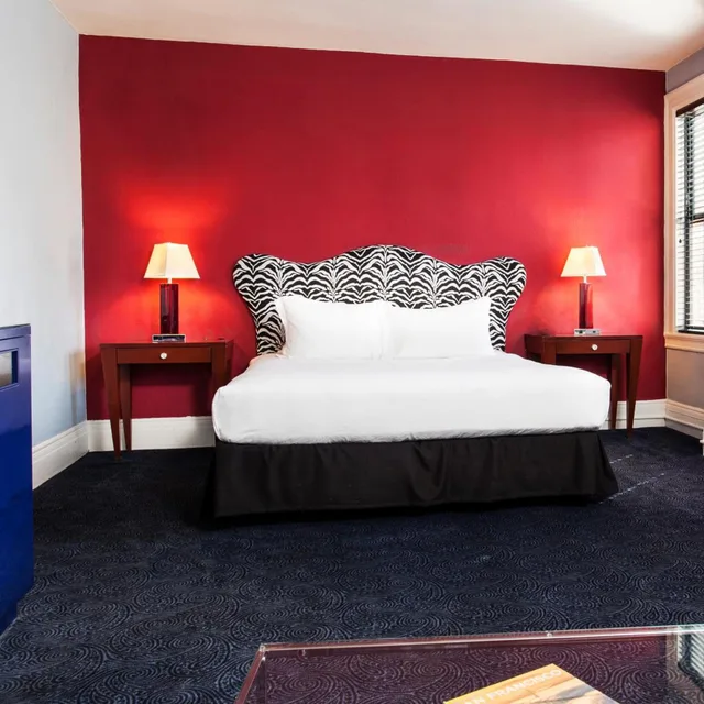 جناح، Hotel Triton 1/5