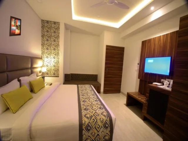 غرفة ملكية ديلوكس، Hotel Narayanam 1/1