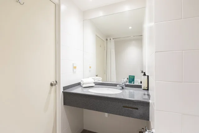 غرفة قياسية بسريرين مزدوجين، Holiday Inn London Sutton 7/9