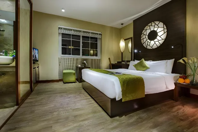 غرفة ديلوكس بسرير كوين، Oriental Suites Hotel And Spa 2/2
