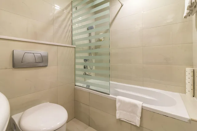 Family, Double Bed, Citymax Hotel Al Barsha at the Mall 2/2