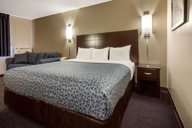 غرفة بسرير كينج، Econo Lodge Darien Lakes 3/4