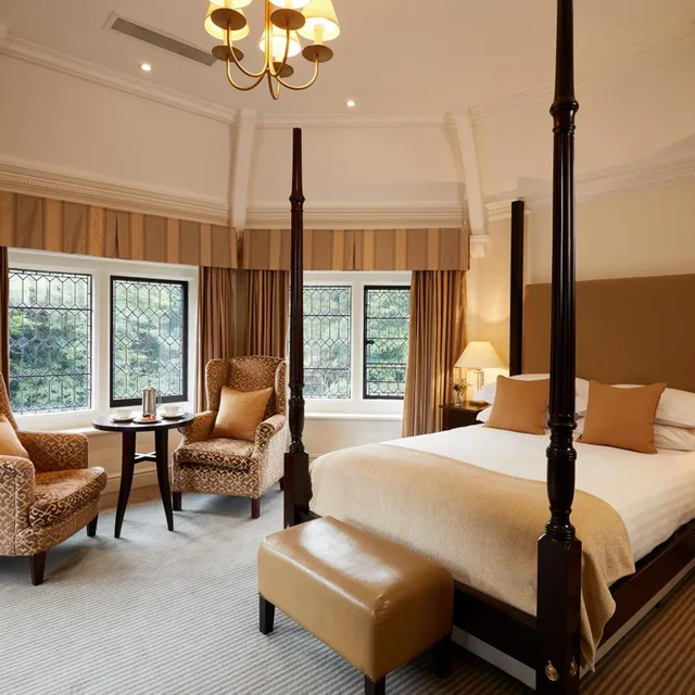 غرفة سوبيريور بسرير كينج، Macdonald Frimley Hall Hotel And Spa 1/5