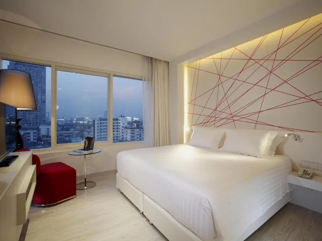 Deluxe, Suite, City View, Centara Watergate Pavilion Hotel Bangkok 1/2