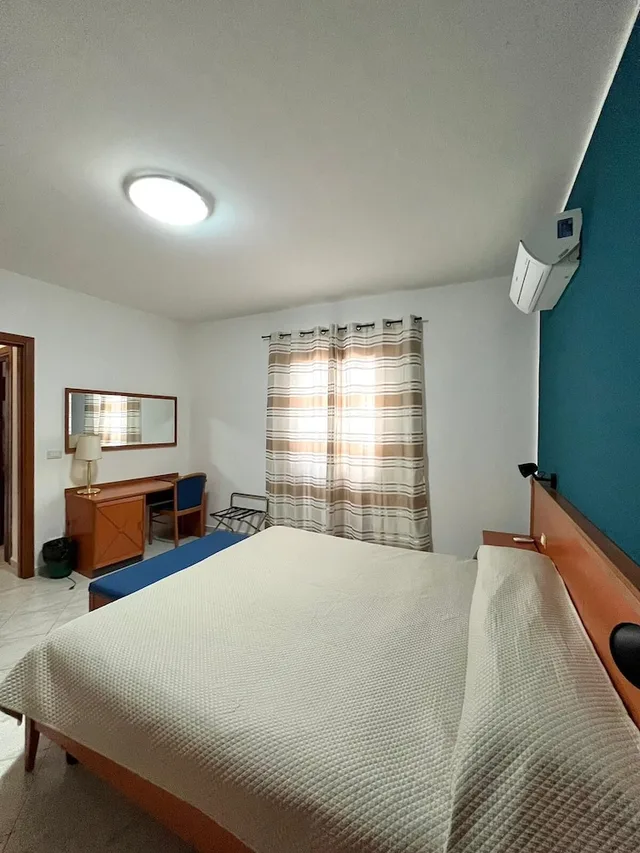 غرفة رباعية بسرير مزدوج، Hotel D Orleans 1/1