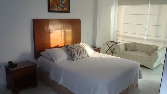 غرفة سوبيريور بسرير كوين، Coral Reef Hotel 1/10