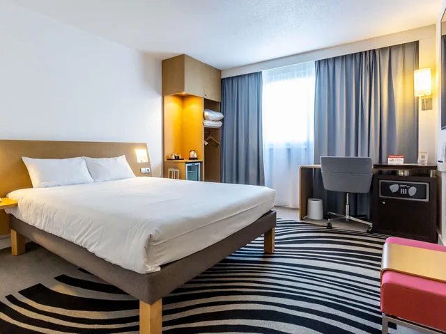 غرفة قياسية بسرير مزدوج، NOVOTEL BOURGES 2/5