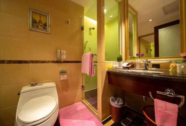 Deluxe King Size Bed Room H، GRAND INTERNATIONAL HOTEL 10/10