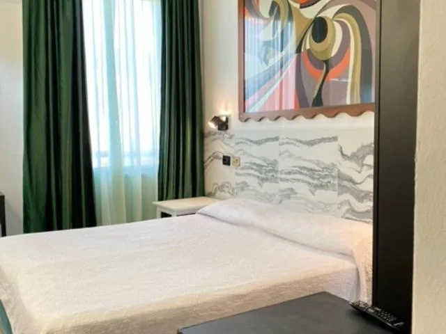 غرفة كلاسيكية بسرير مزدوج، Hotel Europa Signa 1/4