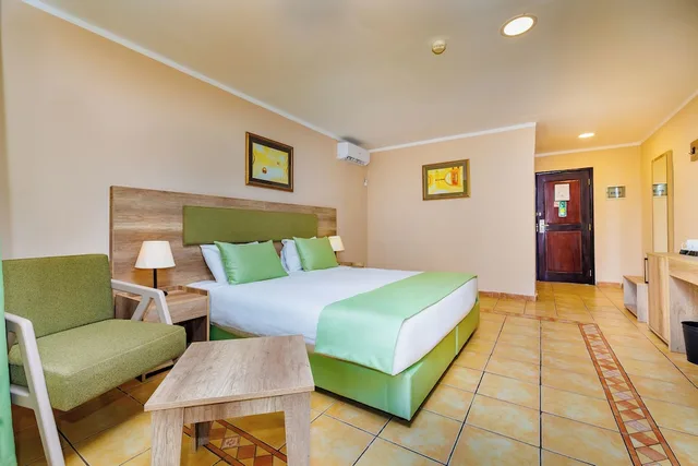 غرفة ديلوكس بسرير مزدوج، Ocean Bay Hotel and Resort 2/6