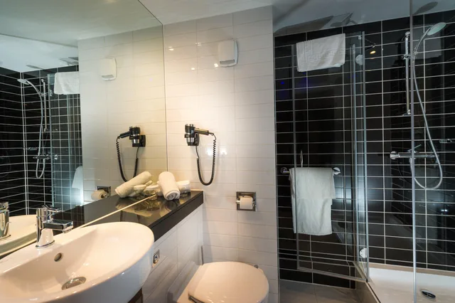 غرفة بسرير كوين بإطلالة على القناة، Holiday Inn Express Strasbourg Centre 4/4
