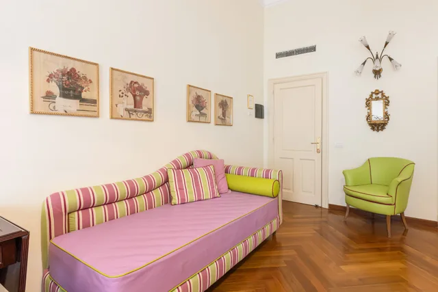 Junior Suite, Double and Twin Beds, French Balcony، Palazzo Marziale 2/10