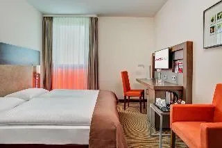 غرفة بزنس بسرير مزدوج أو سريرين منفصلين، IntercityHotel Berlin Airport Area North 1/1