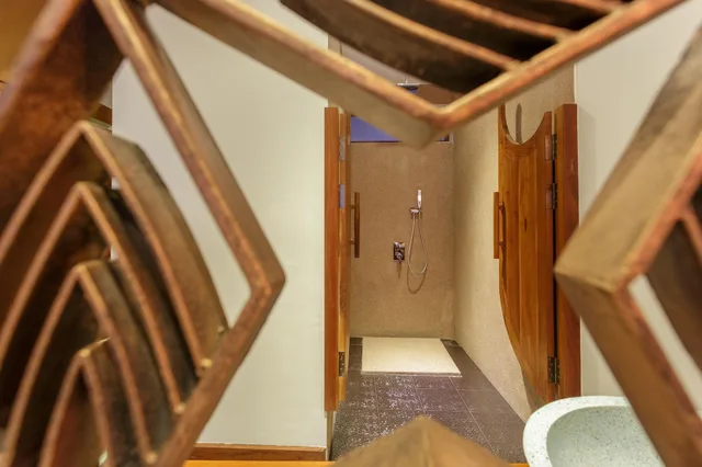 Luxury, Suite, City View, Balcony, Bathtub, Golden Temple Boutique 8/8