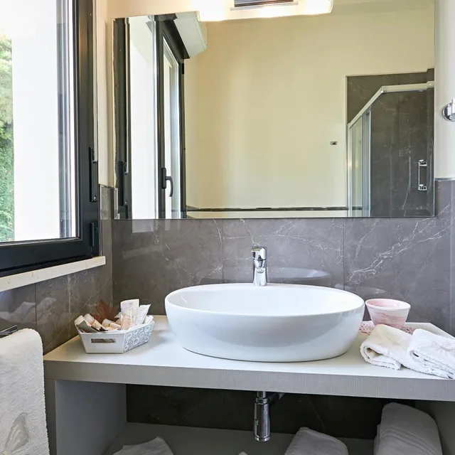 Superior, Quadruple, Hotel Athena 4/10