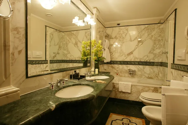 Junior Suite, Twin Beds, Lagoon View، Baglioni Hotel Luna 3/3