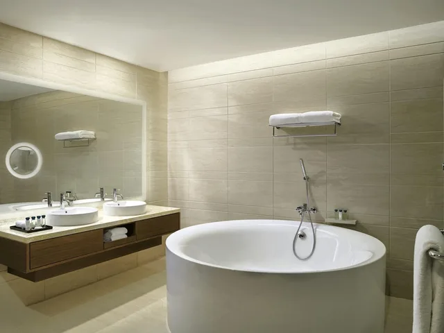 جناح ملكي بسريرين مزدوجين، Movenpick Hotel & Convention Centre KLIA 2/2