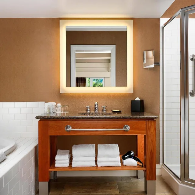 1 Bedroom, Suite, King Bed, Golf Course View, Corner، Westin Bear Mountain Golf Resort And Spa 3/4