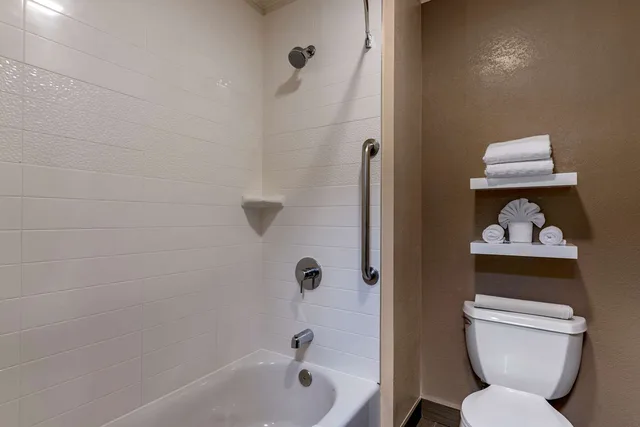 غرفة تنفيذية بسرير كينج، Best Western Silicon Valley Inn 1/1