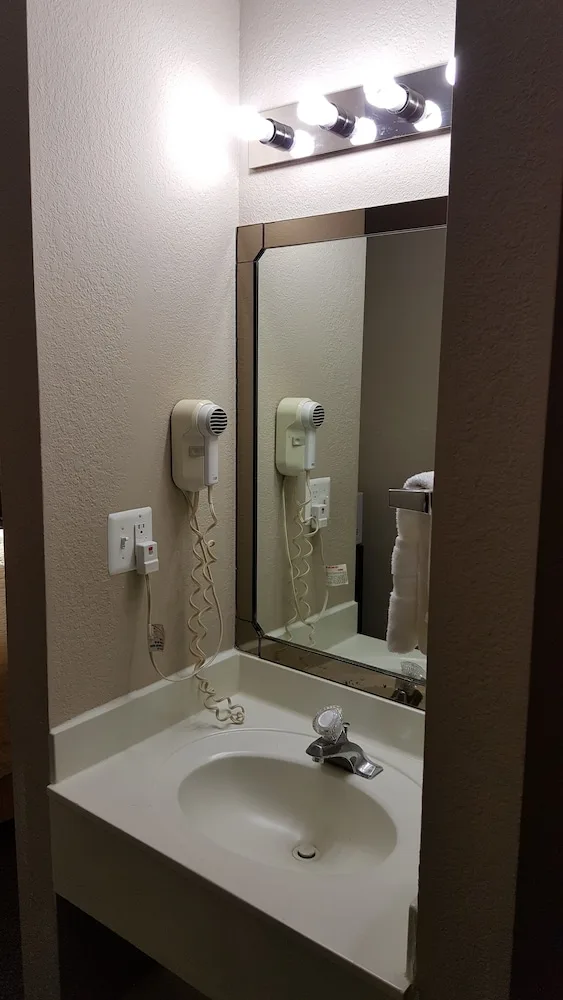 غرفة قياسية بسرير مزدوج بغرفة نوم واحدة، Gurnee Motel (ex FairBridge Inn Express) 3/3