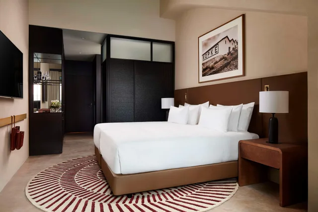 Superior, Double Bed, Hotel Tivoli Kopke Porto Gaia 1/5