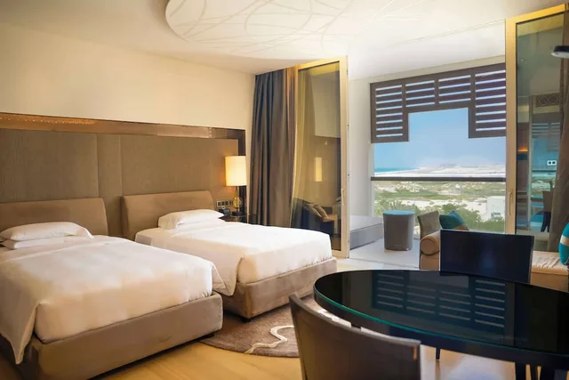 غرفة بسريرين منفصلين، Park Hyatt Abu Dhabi Hotel & Villa - Saadiyat island 5/10