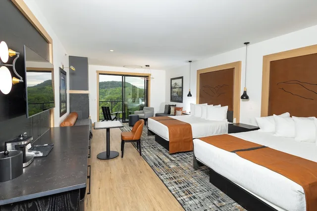 Elite, Studio, Multiple Beds, Partial Lake View, Accessible، Eagle Ridge Resort 1/2