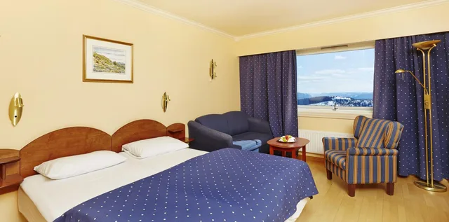 غرفة سوبيريور بسرير مزدوج مع أريكة، STOREFJELL RESORT HOTEL 1/4