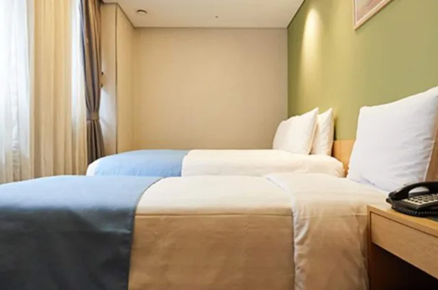 غرفة قياسية عائلية بسريرين منفصلين، Days Hotel by Wyndham Seoul Myeongdong 4/5