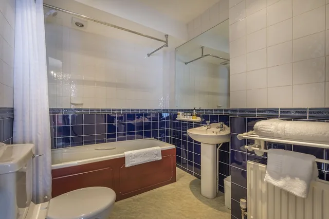 غرفة سوبيريور بسرير كينج، Best Western the Three Swans Hotel 5/5