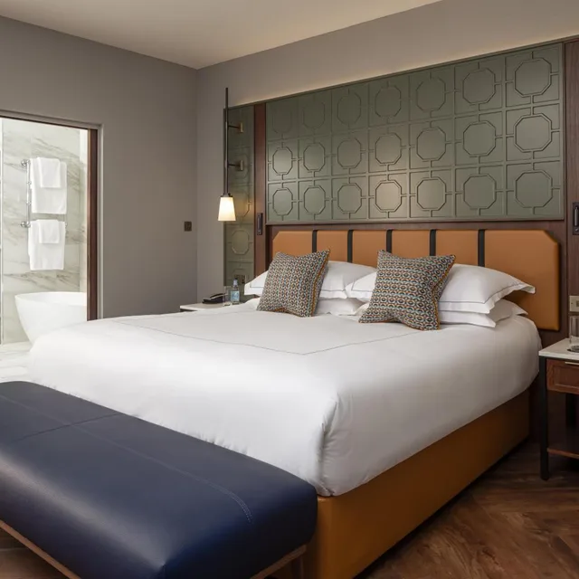 جناح، The Parkgate Hotel 1/6