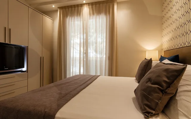 Prestige, Apartment, 2 Queen Beds, Sofa, Residence Charming Apartments 8/10