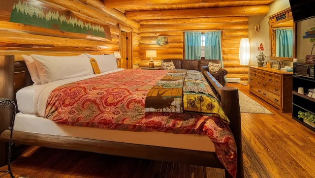 غرفة بسرير كينج مع أريكة، Dodge Peak Lodge By Magnuson Worldwide 3/5