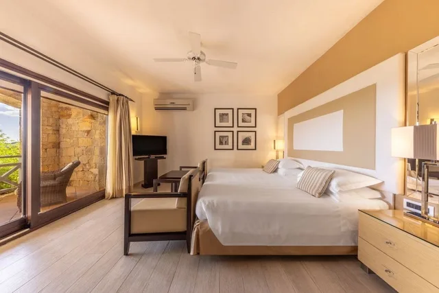 غرفة فاخرة بريفيليج بسرير كينج بإطلالة على البحر، Hotel Spa Des Pecheurs 1/6