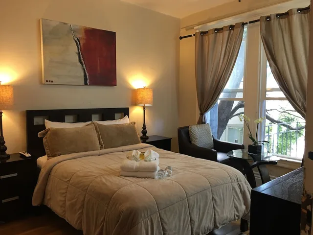 Basic, Single, Double Bed, Shared Bathroom, Luz Hotel 1/3