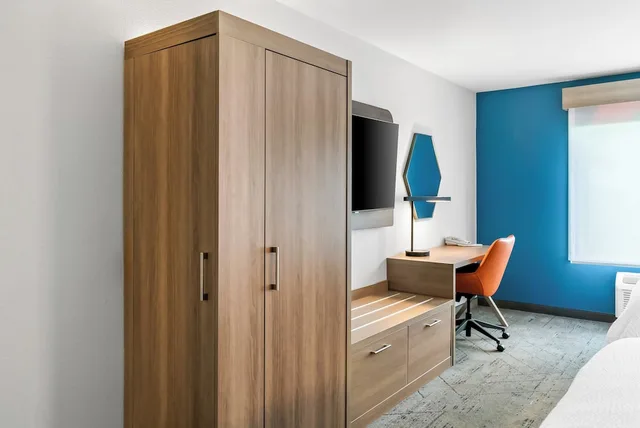 غرفة قياسية بسريرين كوين، Holiday Inn Express Lapeer 6/6