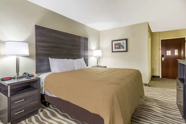 غرفة قياسية بسرير كينج، Quality Inn & Suites North Lima - Boardman 4/5