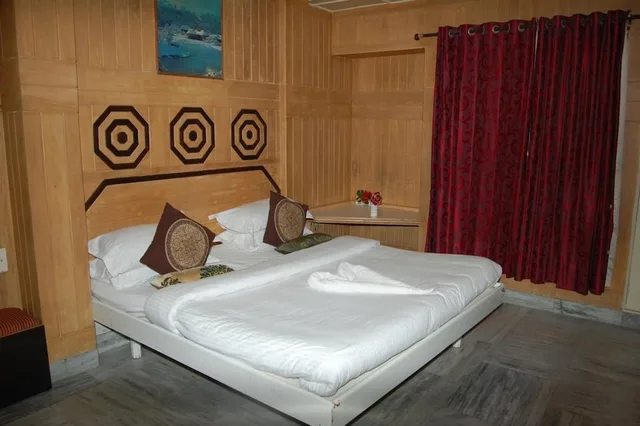 غرفة ديلوكس بسرير مزدوج، Hotel Ramakrishna 2/3