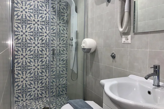 بنغل سوبيريور بسرير كينج وسرير كوين، Santa Fortunata Village Camping 5/6