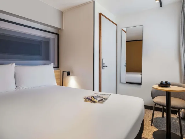 Standard, Twin Beds, ibis Paris Grands Boulevards Opera 9th Hotel 2/10