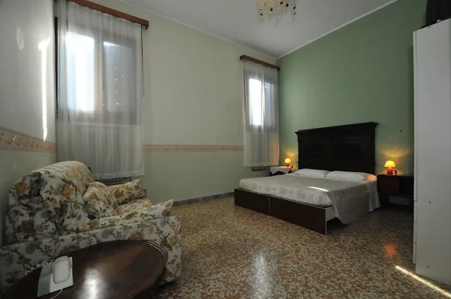 غرفة كلاسيكية رباعية بأربعة أسرّة بحمام خاص، Locanda Sant'anna 2/4