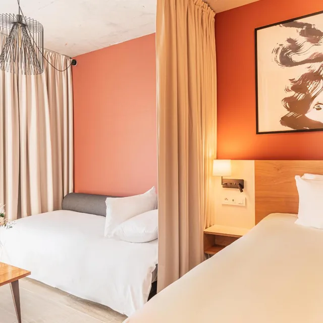 Super, Premium, King Bed, Sofa، voco Beaune - Cite des Vins 1/7