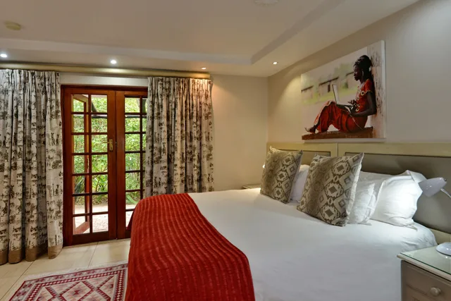 غرفة فاخرة بسريرين منفصلين بحمام خاص في الطابق الأرضي، Rivonia Bed And Breakfast Garden Estate 6/10