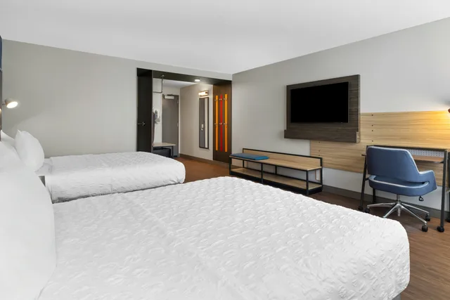 غرفة بسريرين كوين لذوي الإعاقة، Tru by Hilton Wisconsin Dells 4/4