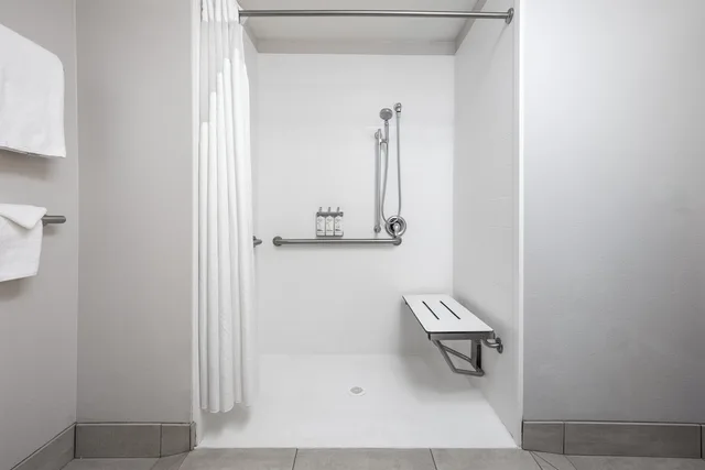 غرفة قياسية بسرير كينج لذوي الإعاقة، Holiday Inn Express Suites Phoenix West Buckeye 5/5