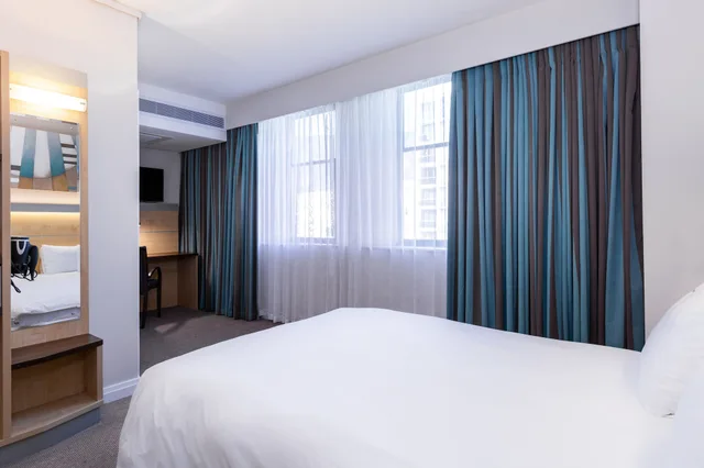 غرفة قياسية بسريرين منفصلين للمدخنين، HOLIDAY INN EXPRESS CAPE TOWN CITY CENTRE 2/10