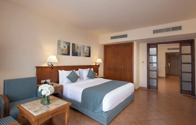 غرفة عائلية ثلاثية بسرير كوين مع أريكة، Charmillion Club Aqua Park 3/10